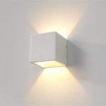 Wand lamp wit "Cube" 10x10x10cm IP54 dimbaar LED 6W 2700K 696lm
